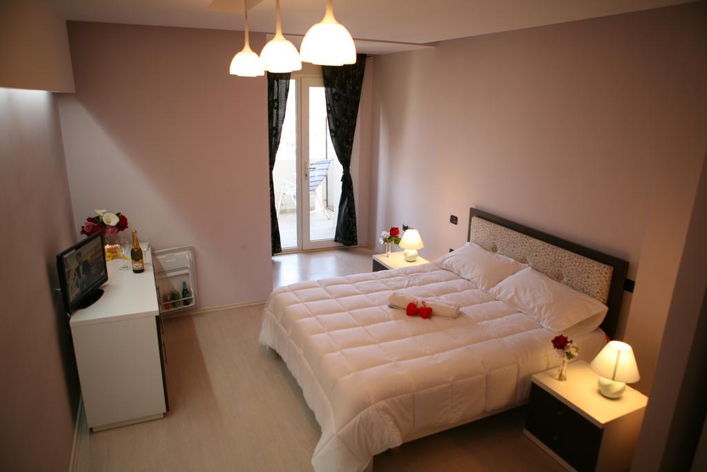 Hotel Albion Дуррес Экстерьер фото