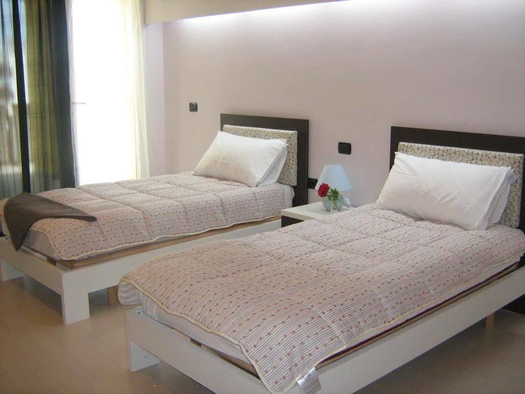 Hotel Albion Дуррес Экстерьер фото