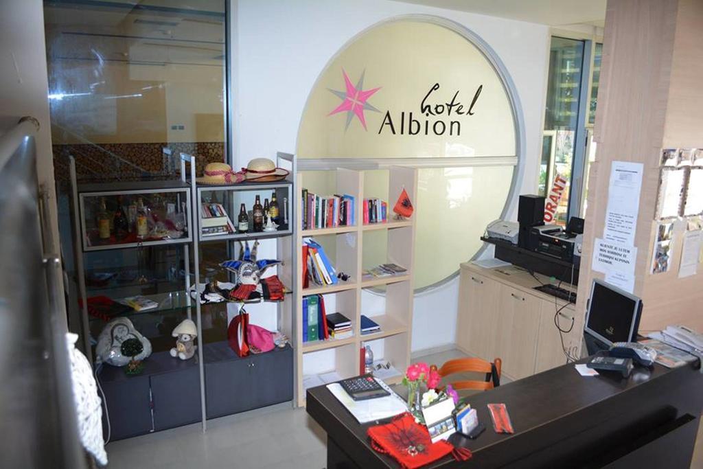 Hotel Albion Дуррес Экстерьер фото